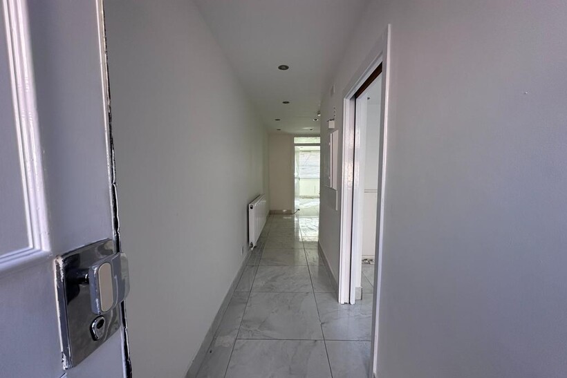 Bruce Road, London 4 bed terraced house to rent - £3,400 pcm (£785 pw)