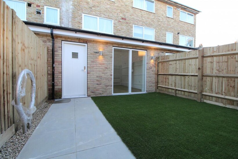 Speranza Street, Plumstead SE18 1 bed maisonette to rent - £1,525 pcm (£352 pw)