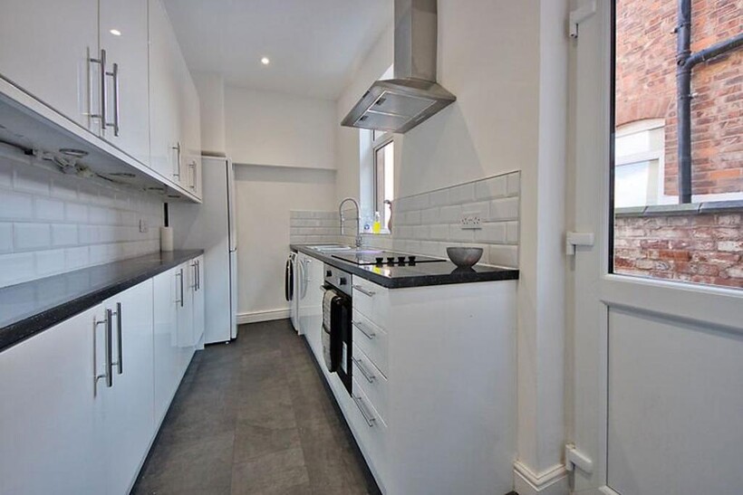 Knighton Fields Road East, Leicester 3 bed terraced house to rent - £412 pcm (£95 pw)