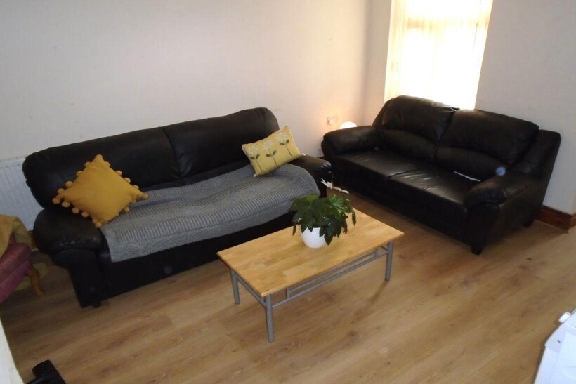 30 Rookery Road, B29 7DQ 6 bed house to rent - £2,340 pcm (£540 pw)