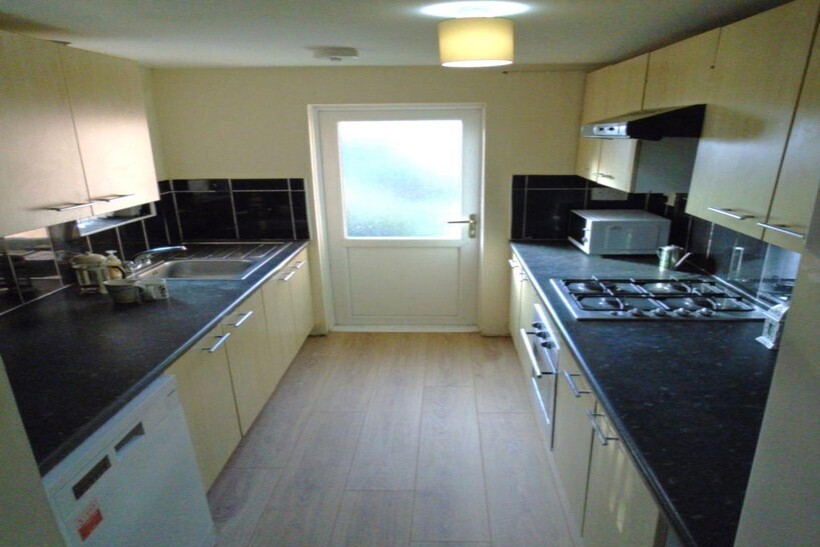 30 Rookery Road, B29 7DQ 6 bed house to rent - £2,340 pcm (£540 pw)
