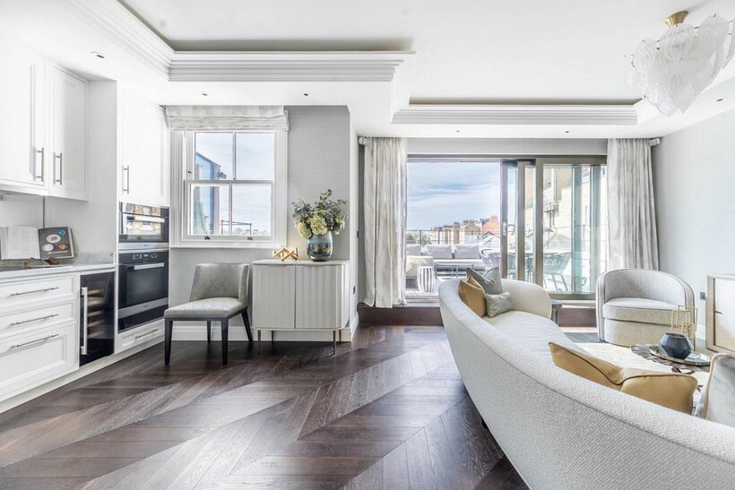 Prince of Wales Terrace, High Street... 2 bed flat to rent - £28,167 pcm (£6,500 pw)