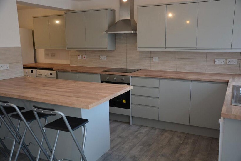 28 Watermill Close, B29 6TS 5 bed house to rent - £3,142 pcm (£725 pw)