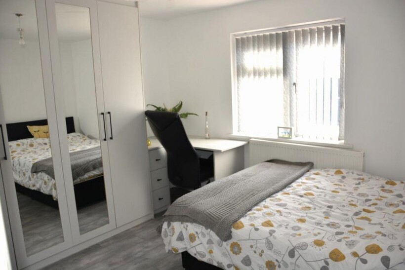 28 Watermill Close, B29 6TS 5 bed house to rent - £3,142 pcm (£725 pw)