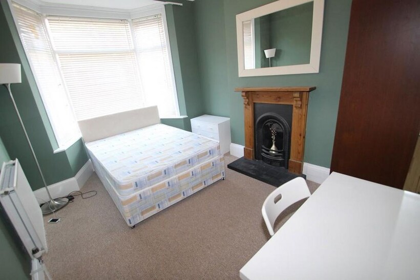 Thurlow Road, Leicester 4 bed terraced house to rent - £412 pcm (£95 pw)