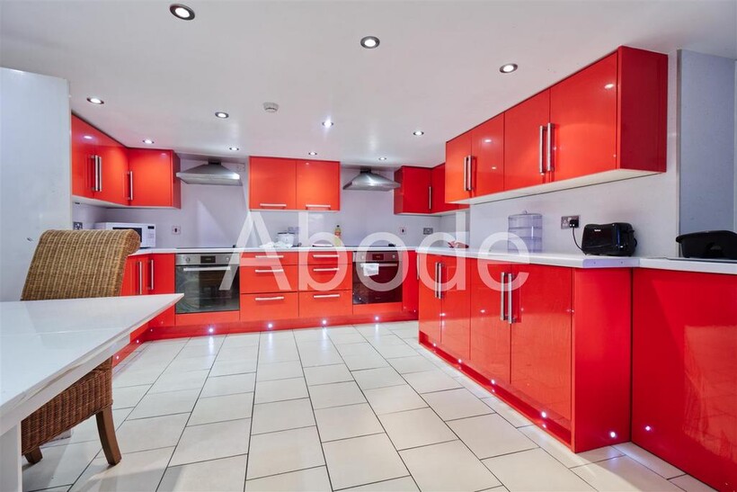 Kirkstall Lane, Headingley, Leeds 10 bed house to rent - £4,485 pcm (£1,035 pw)