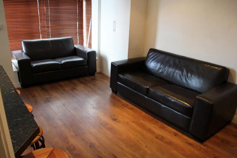 Trelawn Avenue, Headingley, Leeds... 4 bed terraced house to rent - £2,375 pcm (£548 pw)