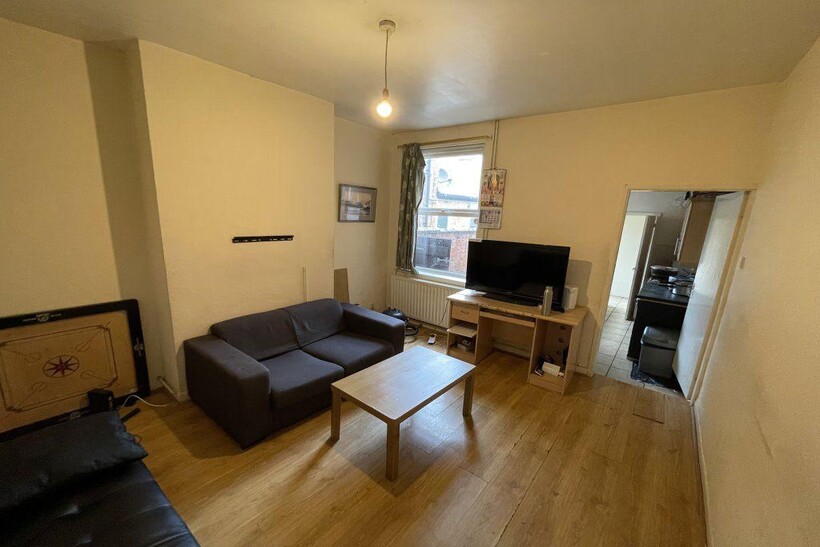 Ullswater Street, Leicester 4 bed terraced house to rent - £412 pcm (£95 pw)