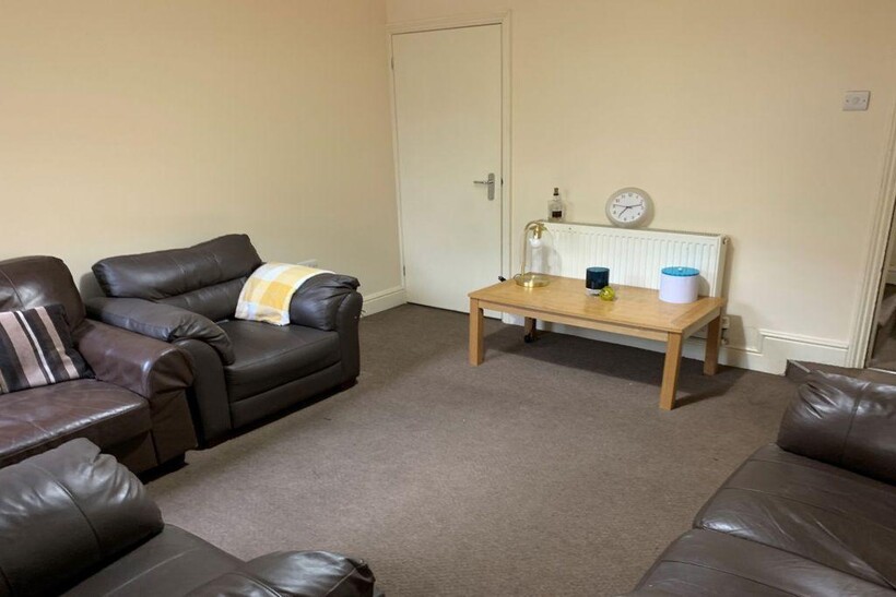 54 Alton Road, B29 7DX 6 bed house to rent - £2,496 pcm (£576 pw)