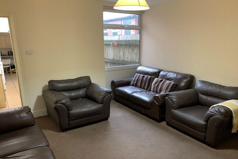 54 Alton Road, B29 7DX 6 bed house to rent - £2,496 pcm (£576 pw)