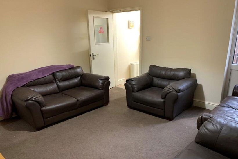 54 Alton Road, B29 7DX 6 bed house to rent - £2,496 pcm (£576 pw)