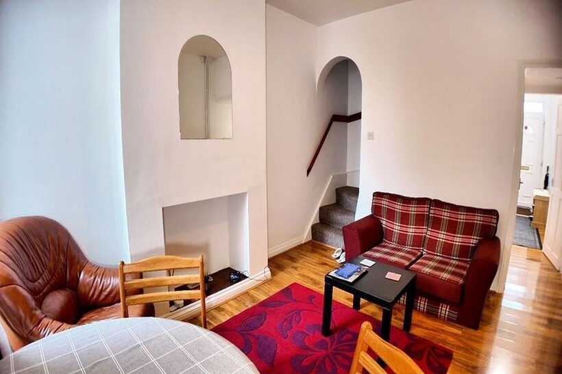 77 Kitchener Road, B29 7QE 3 bed house to rent - £1,560 pcm (£360 pw)