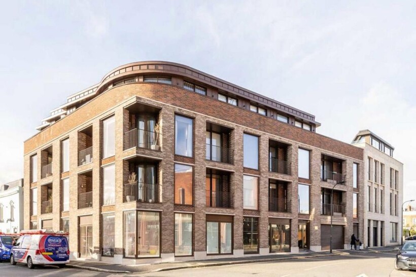 Edith Row, London SW6 2 bed flat to rent - £4,498 pcm (£1,038 pw)