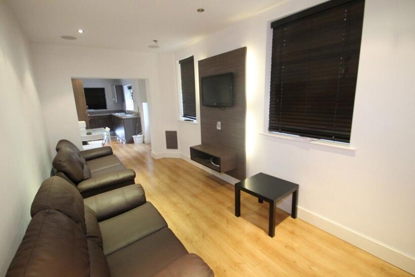 Fosse Road South, Leicester 4 bed terraced house to rent - £390 pcm (£90 pw)