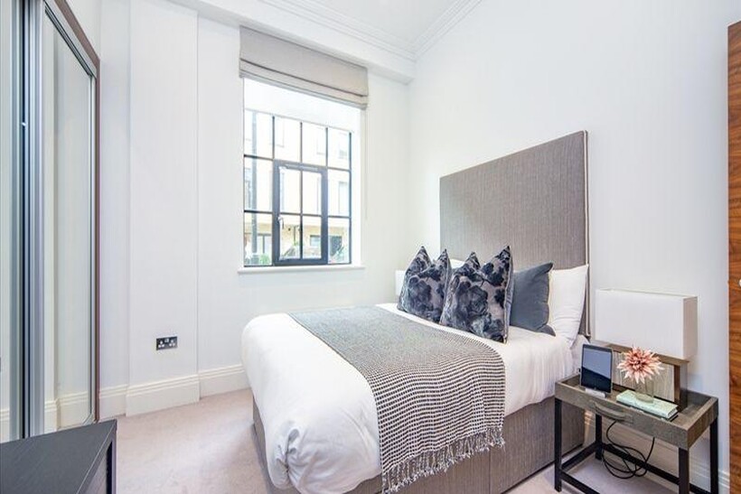 Rainville Road, London W6 1 bed flat to rent - £3,423 pcm (£790 pw)