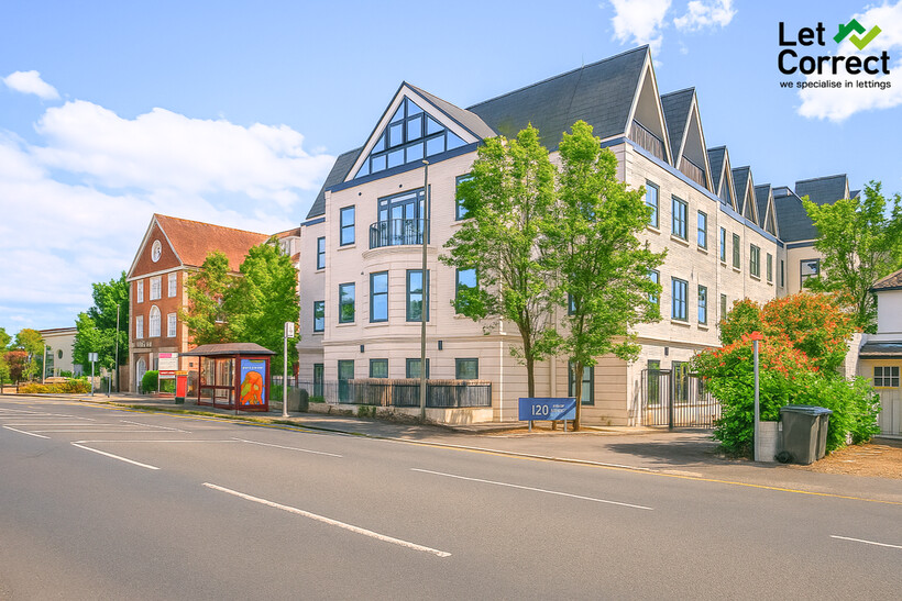 Chertsey KT16 2 bed apartment to rent - £1,635 pcm (£377 pw)