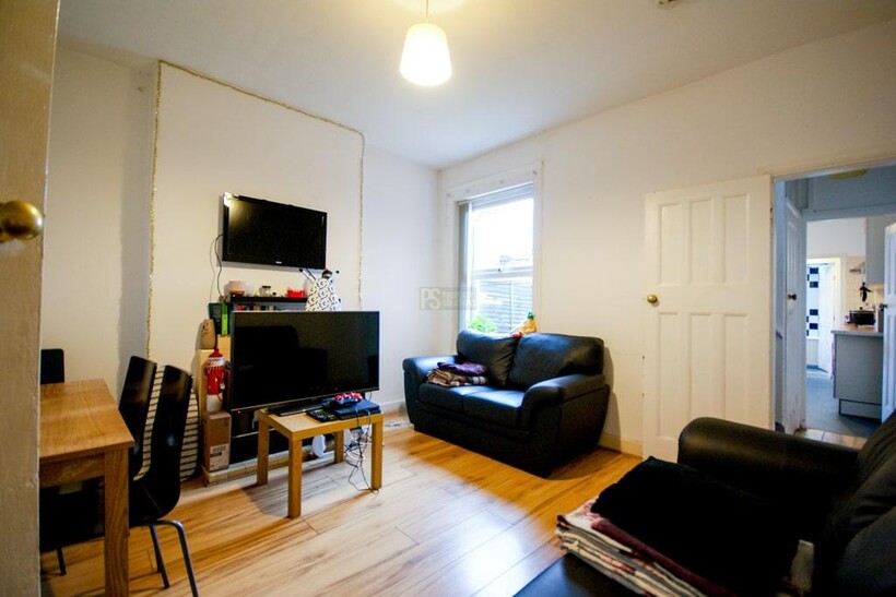 Umberslade Road, Birmingham B29 4 bed terraced house to rent - £1,388 pcm (£320 pw)