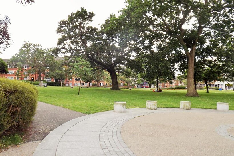 Ashley Cross, Poole 2 bed flat to rent - £1,025 pcm (£237 pw)