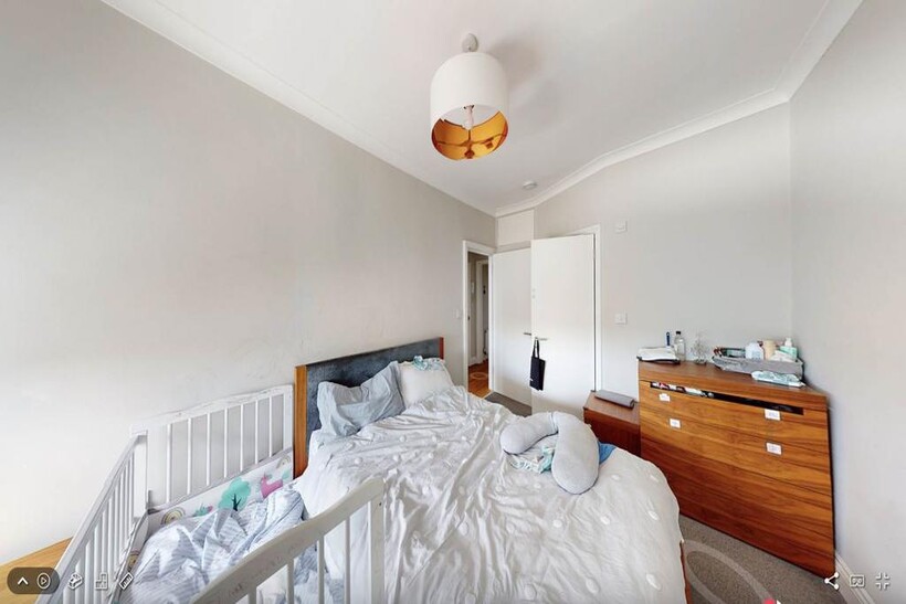 Uxbridge Road, Shepherds Bush, W12 8NL 2 bed flat to rent - £2,396 pcm (£553 pw)