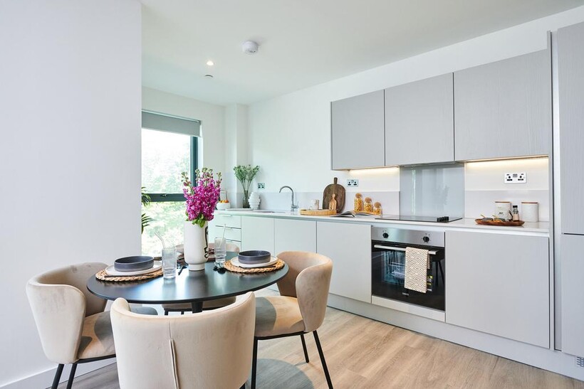 The Mint, Guildford Guildford GU1 2 bed apartment to rent - £2,375 pcm (£548 pw)