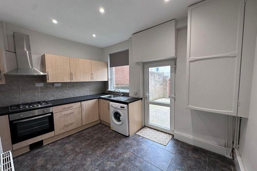 9 Gosport Street, Barrow-In-Furness 2 bed terraced house to rent - £745 pcm (£172 pw)