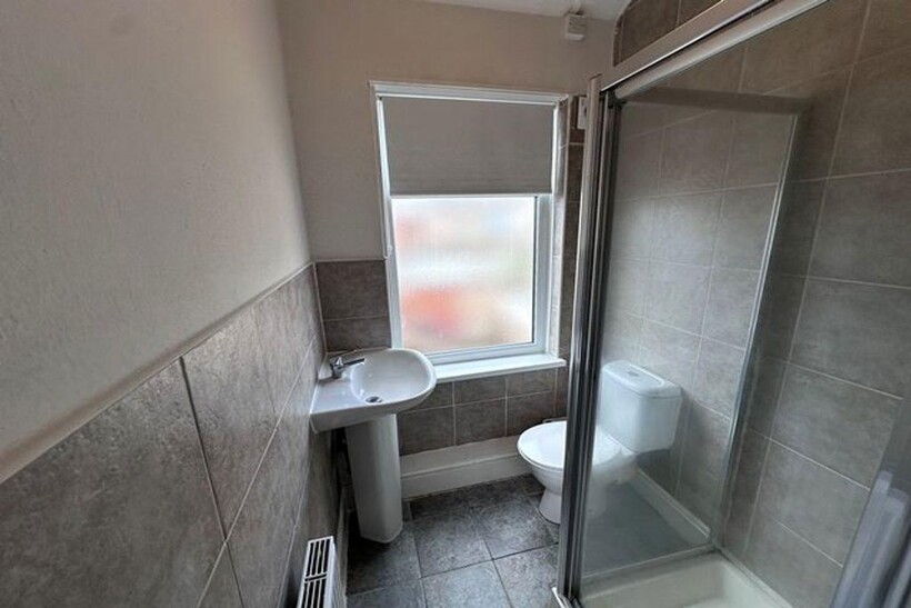 9 Gosport Street, Barrow-In-Furness 2 bed terraced house to rent - £745 pcm (£172 pw)