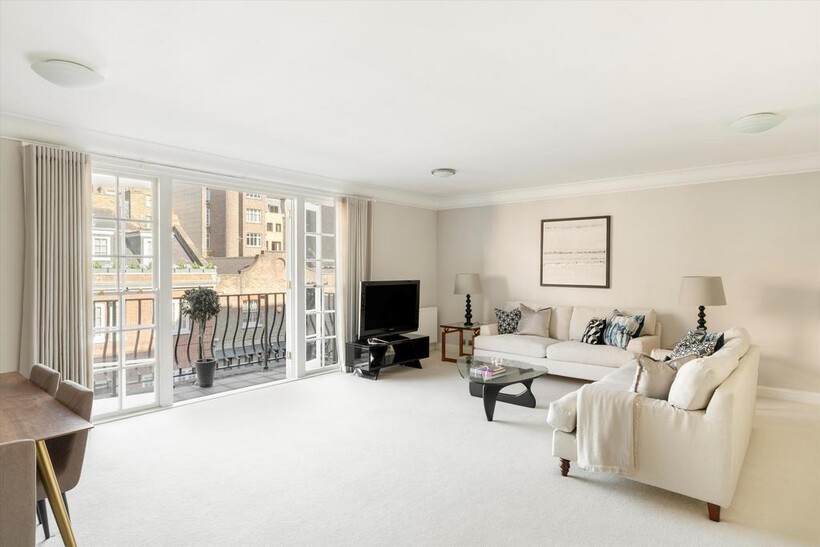 Reeves Mews, London, W1K 2 bed flat to rent - £7,583 pcm (£1,750 pw)