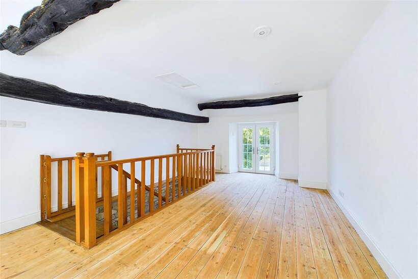 CAM02739 G0-PR0085-STILL006.jpg