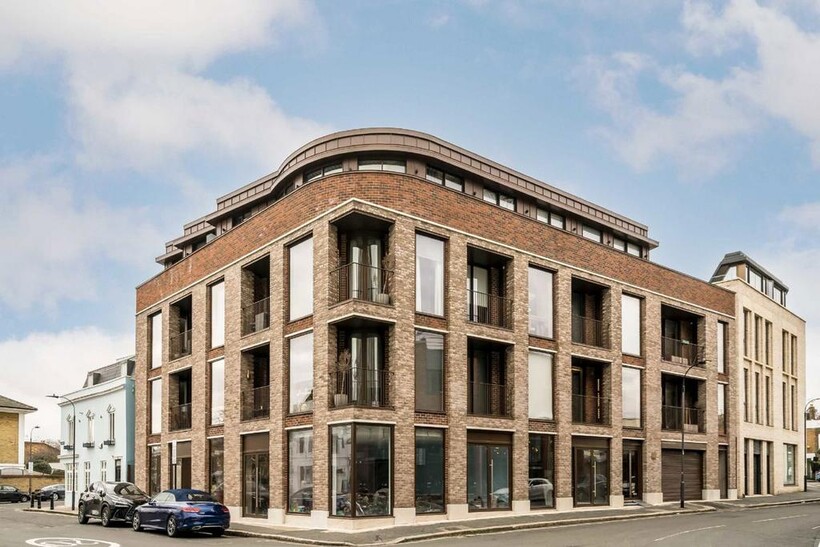 Edith Row, London SW6 2 bed flat to rent - £4,299 pcm (£992 pw)