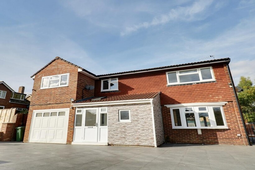 Letchworth Drive, Bromley BR2 5 bed detached house to rent - £3,850 pcm (£888 pw)