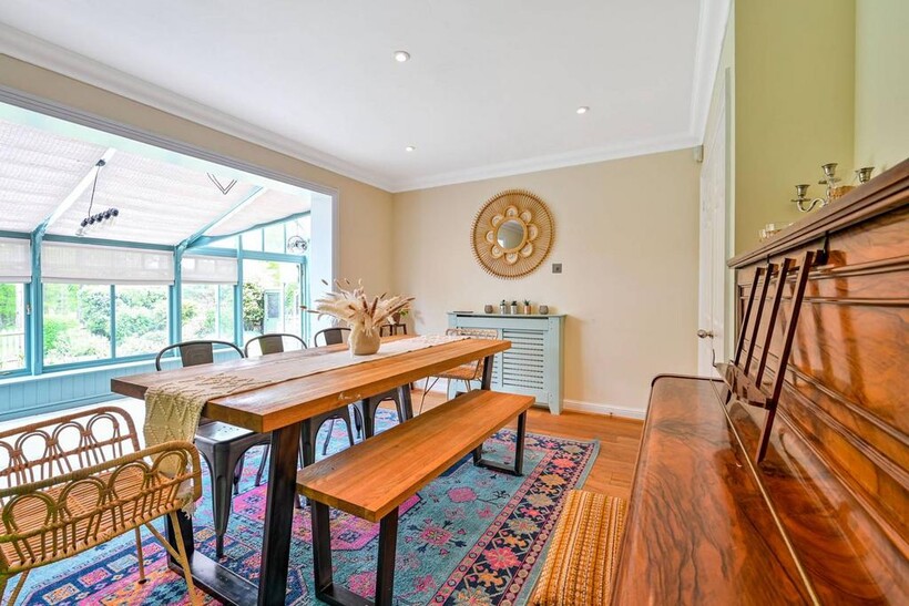 Birch Grove, Pyrford, GU22 5 bed detached house to rent - £5,400 pcm (£1,246 pw)