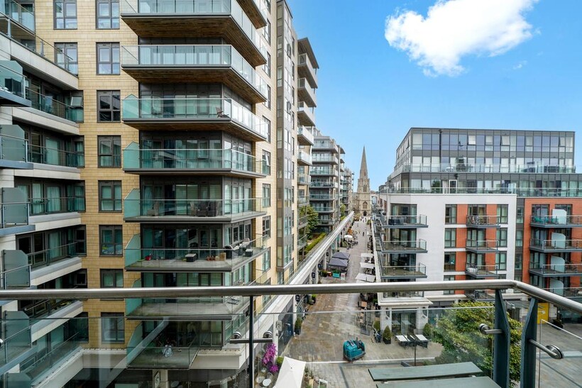 Longfield Avenue, London W5 1 bed flat to rent - £2,100 pcm (£485 pw)