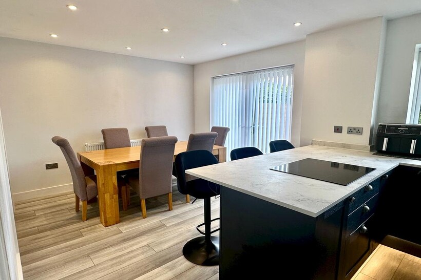 Wembury, Tamworth, B77 4 bed detached house to rent - £1,825 pcm (£421 pw)