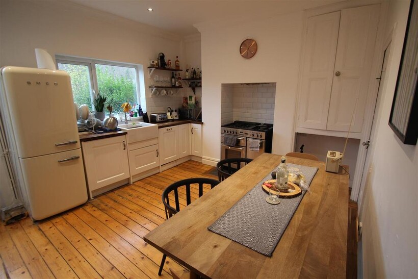 Meanwood Road, Meanwood, Leeds, LS7 2LP 4 bed terraced house to rent - £2,323 pcm (£536 pw)