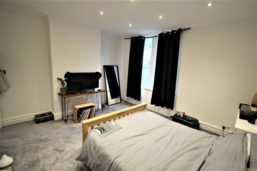Meanwood Road, Meanwood, Leeds, LS7 2LP 4 bed terraced house to rent - £2,323 pcm (£536 pw)