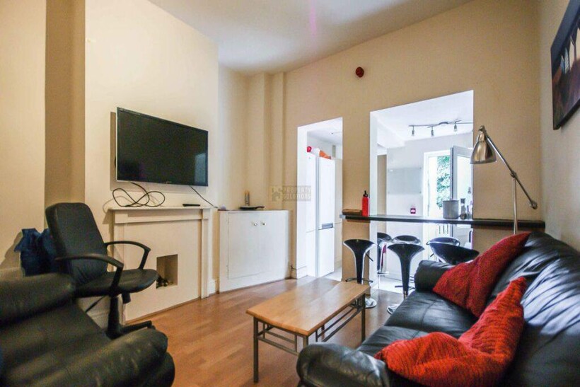 Dawlish Road, Birmingham B29 6 bed terraced house to rent - £2,214 pcm (£511 pw)