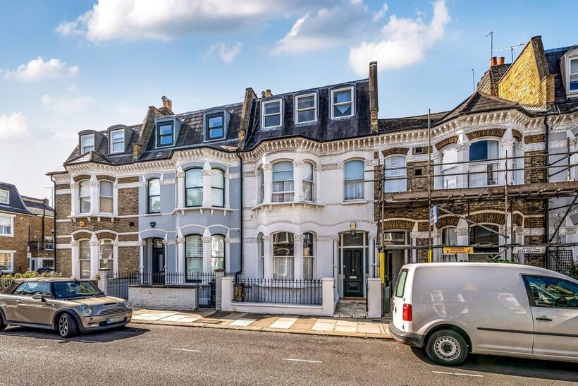 Elthiron Road, Parsons Green, London... 6 bed house to rent - £15,167 pcm (£3,500 pw)