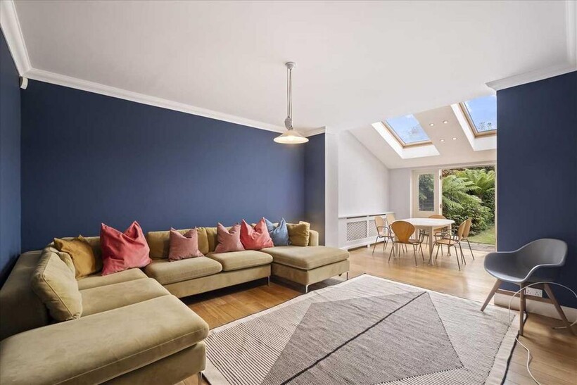 Prebend Gardens, Hammersmith, Chiswick 5 bed house to rent - £6,218 pcm (£1,435 pw)