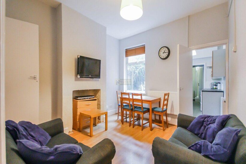 Hubert Road, Birmingham B29 4 bed terraced house to rent - £1,908 pcm (£440 pw)