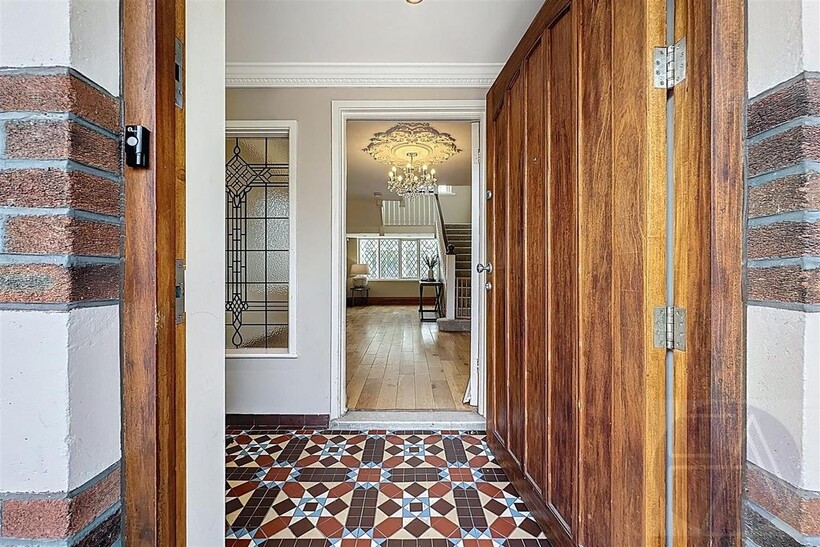 110-waterloo-road 00003.jpg