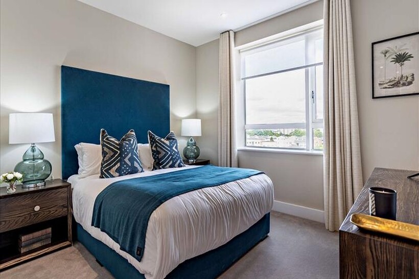 TWO BEDROOM TO LET CIRCUS E14 2 bed flat to rent - £3,935 pcm (£908 pw)