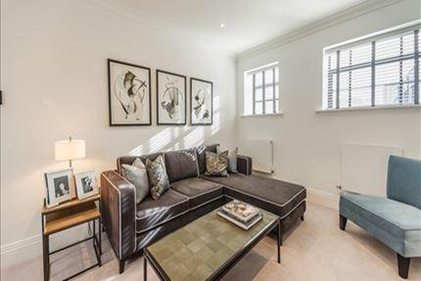 TWO BEDROOM APARTMENT | TO LET |... 2 bed apartment to rent - £4,377 pcm (£1,010 pw)