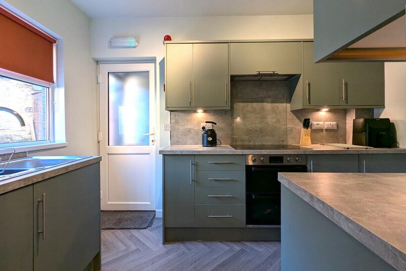 Compton Street, Chesterfield, S40 1 bed in a house share to rent - £580 pcm (£134 pw)