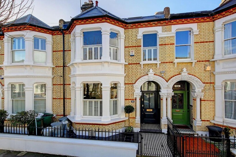 Wroughton Road, London, SW11 5 bed terraced house to rent - £6,751 pcm (£1,558 pw)