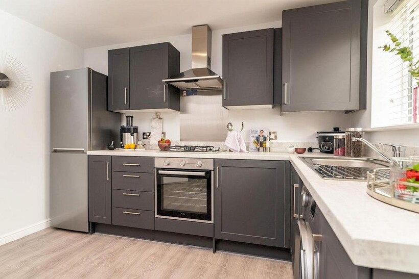 Canal Walk, Burnley, BB12 3 bed semi-detached house to rent - £1,245 pcm (£287 pw)