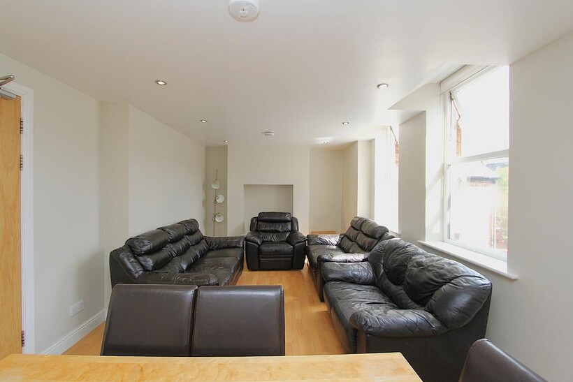 Shortridge Terrace, Jesmond... 7 bed flat to rent - £4,398 pcm (£1,015 pw)