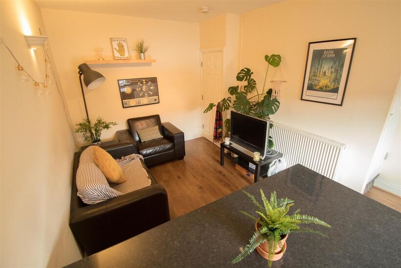 Grimthorpe Street, Headingley, Leeds... 3 bed apartment to rent - £1,755 pcm (£405 pw)