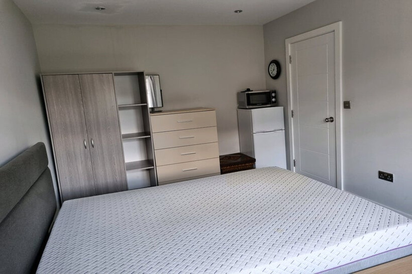 Vernon Road, Sutton SM1 1 bed in a house share to rent - £800 pcm (£185 pw)