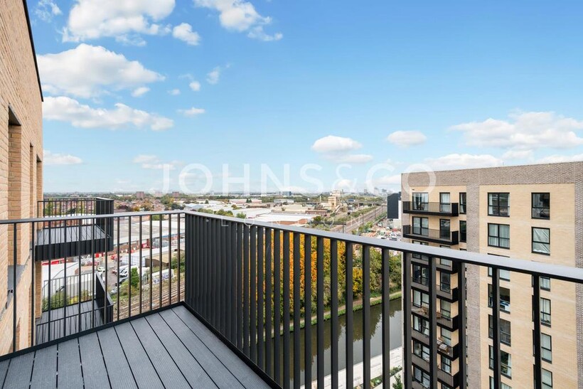 Hayes Village, Hayes, London, UB3 1 bed apartment to rent - £1,699 pcm (£392 pw)