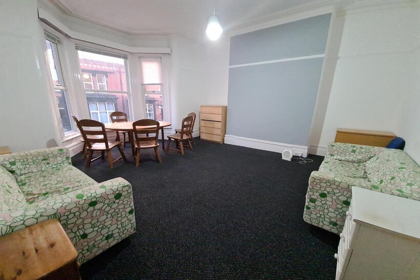 Regent Park Terrace, Leeds 6 bed house to rent - £3,354 pcm (£774 pw)